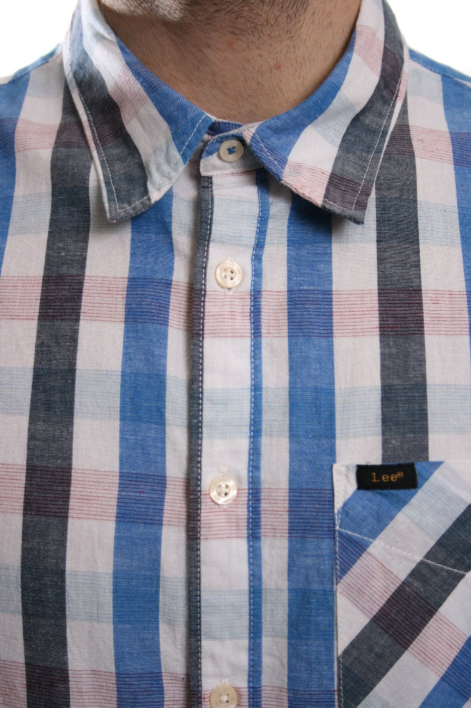 Lee Short Sleeved Linen Check Shirt in Intense Blue