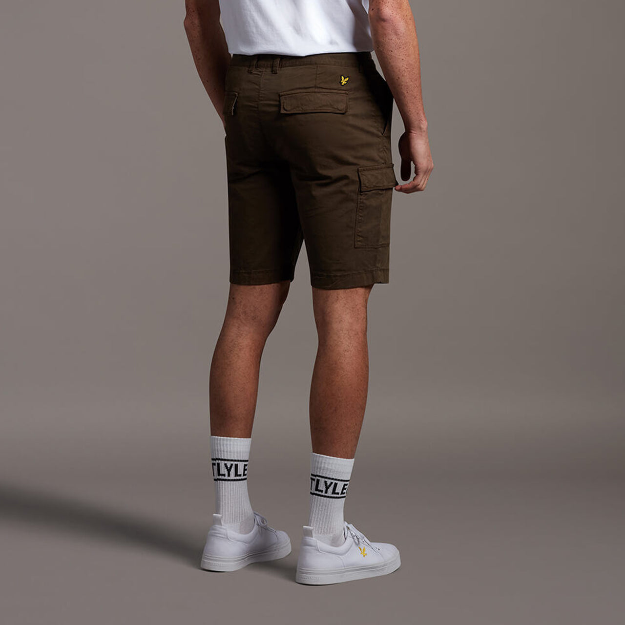 Lyle & Scott Cargo Shorts in Trek Green