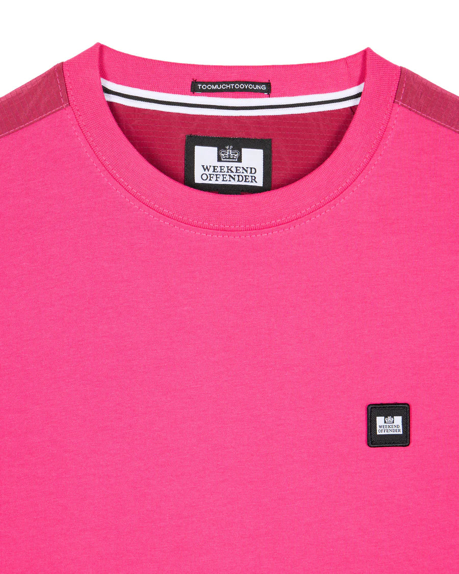 Weekend Offender Garcia T-Shirt in Magenta